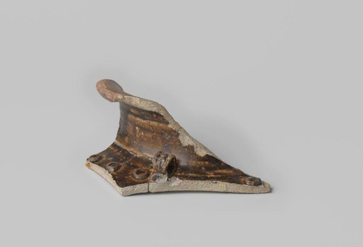 Sherd of a Martaban from the V.O.C. Ship 'Witte Leeuw'