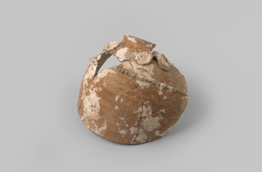 Martaban jar from the V.O.C. ship 'White Lion'