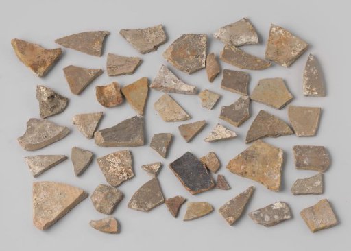 Fragments of martavan jars from the VOC ship 'Witte Leeuw'