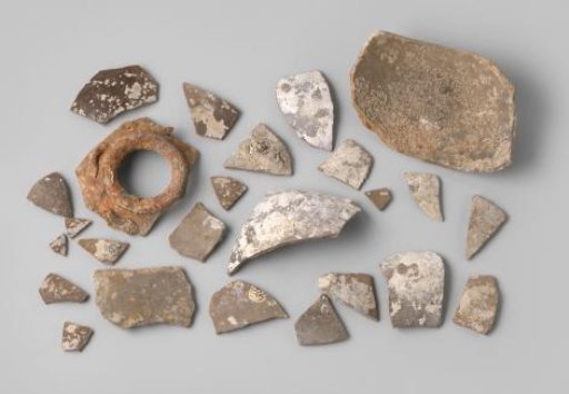 Fragments of martavan jars from the VOC ship 'Witte Leeuw'