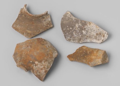Fragments of martavan jars from the VOC ship 'Witte Leeuw'