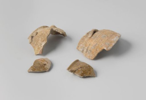 Fragments of a martavan jar from the VOC ship 'Witte Leeuw'