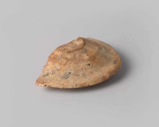 Lid of a martavaan from VOC ship the 'Witte Leeuw'