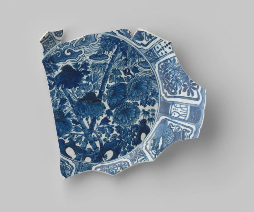 Fragment of a dish from the VOC ship 'The White Lion'