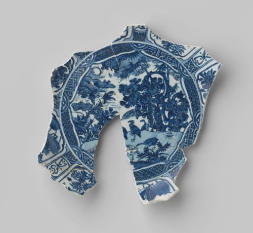 Fragment of a dish from the VOC ship 'The White Lion'