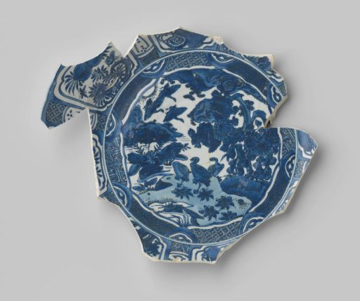 Fragment of a dish from the VOC ship 'The White Lion'