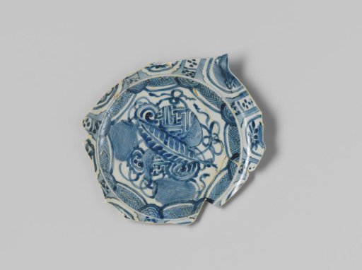 Fragment of a plate from the VOC ship 'White Lion'