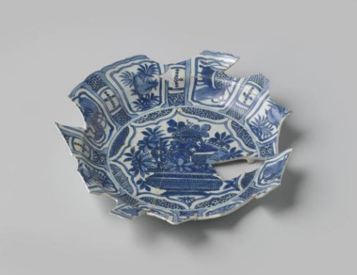 Plate from the VOC ship 'De Witte Leeuw'