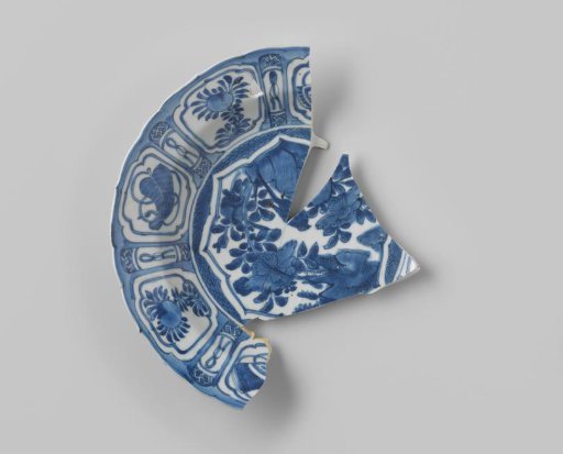 Fragment of a panel from the VOC ship 'Witte Leeuw'