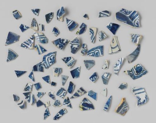 Fragments of plates from the VOC ship 'White Lion'