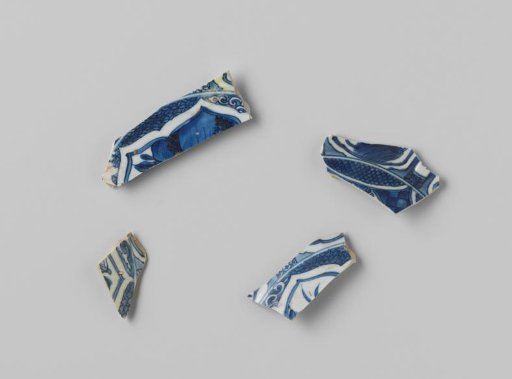 Fragments of plates from the VOC ship 'White Lion'