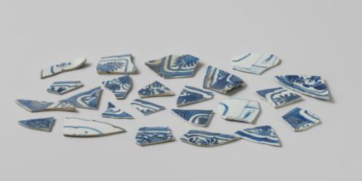 Fragments of plates from the VOC ship 'Witte Leeuw'