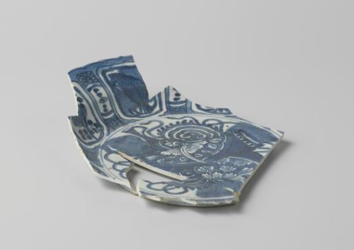 Fragment of a dish from the VOC ship 'Witte Leeuw'