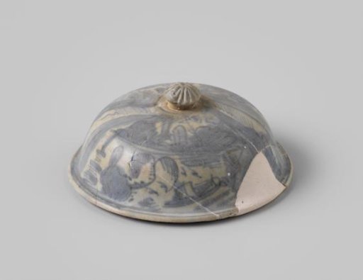 Lid from the VOC Ship 'Witte Leeuw'