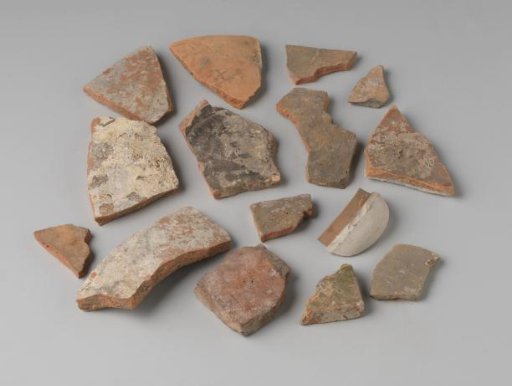 Fragments of earthenware and stoneware from VOC ship the 'Witte Leeuw'