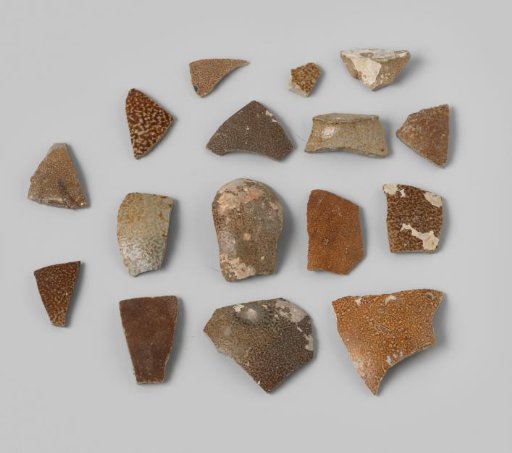 Sixteen fragments of stoneware from various objects from the VOC ship 'Witte Leeuw'