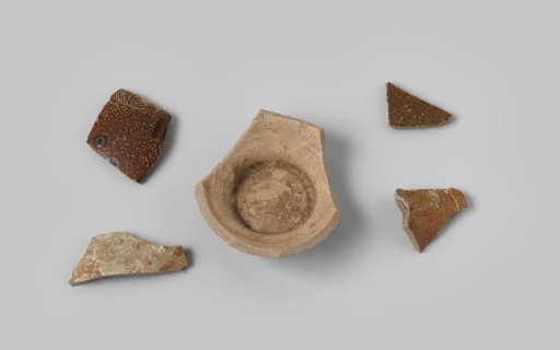 Five stoneware sherds from the VOC ship 'Witte Leeuw'
