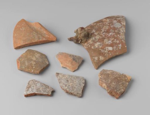 Fragments of earthenware from VOC ship the 'Witte Leeuw'