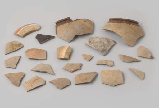 Bag with various fragments of stoneware from the VOC ship 'Witte Leeuw'