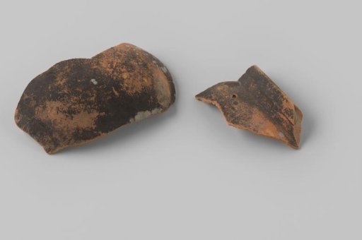 Fragments of red-fired earthenware from the VOC ship 'Witte Leeuw'