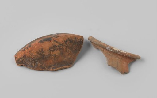 Fragments of earthenware from the VOC ship 'Witte Leeuw'