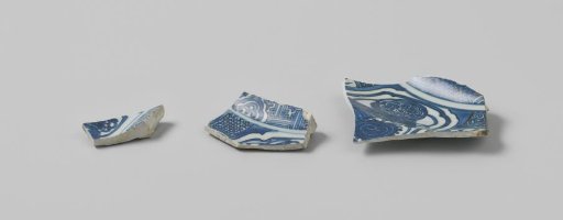Shards of Plates from the VOC Ship 'Witte Leeuw'