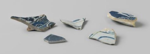 Shards of Plates from the VOC Ship 'Witte Leeuw'