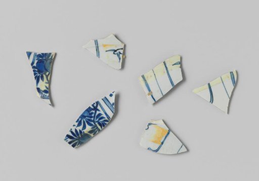 Fragments of plates from VOC ship 'The White Lion'