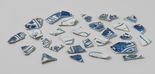 Shards of Plates from the VOC Ship 'Witte Leeuw'