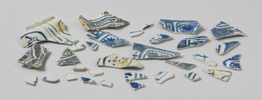 Shards of Plates from the VOC Ship 'Witte Leeuw'