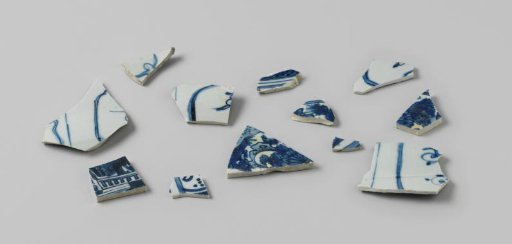 Shards of Plates from the VOC Ship 'Witte Leeuw'