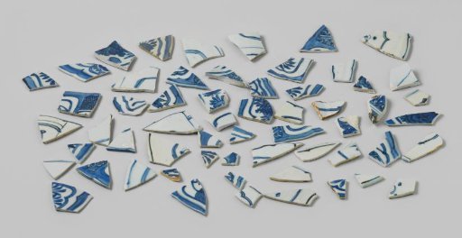 Shards of Plates from the VOC Ship 'Witte Leeuw'