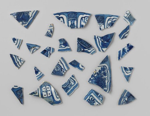 Fragments of plates from the VOC ship 'Witte Leeuw'