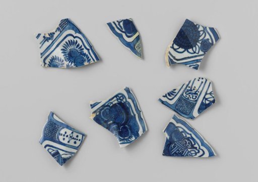 Fragments of Plates from the VOC Ship 'Witte Leeuw'