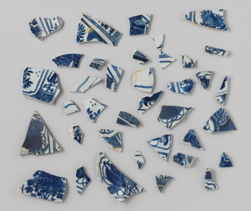 Fragments of Plates from the VOC Ship 'Witte Leeuw'