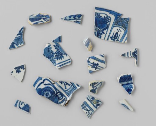 Fragments of plates from VOC ship 'The White Lion'
