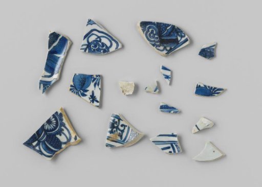 Fragments of plates from the VOC ship 'Witte Leeuw'
