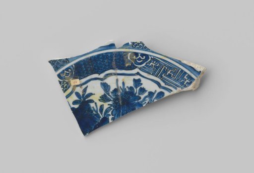 Fragment of a Plate from the VOC Ship 'Witte Leeuw'