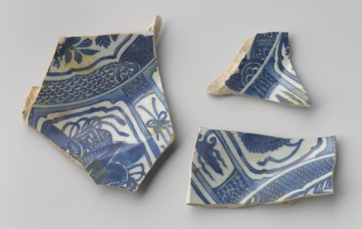 Fragments of a Bowl from the VOC Ship 'Witte Leeuw'