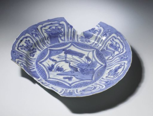 Fragment of a plate from the VOC ship 'The White Lion'
