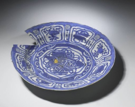 Plate from the VOC ship 'The White Lion'