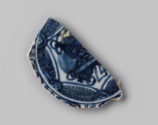 Fragment of a plate from the VOC ship 'Witte Leeuw'
