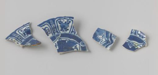 Fragments of plates from VOC ship 'Witte Leeuw'