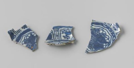 Fragments of plates from VOC ship 'Witte Leeuw'