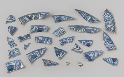 Porcelain Fragments from the VOC Ship 'Witte Leeuw'