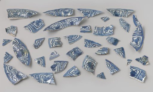 Fragments of plates from the VOC ship 'Witte Leeuw'
