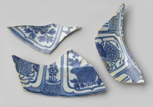 Sherds of bowls from the VOC ship 'Witte Leeuw'