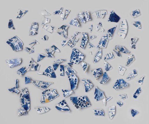 Fragments of plates from the V.O.C. ship 'Witte Leeuw'