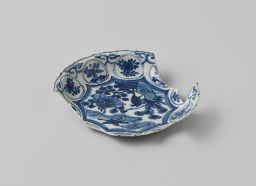Fragment of a plate from the V.O.C. ship 'Witte Leeuw'