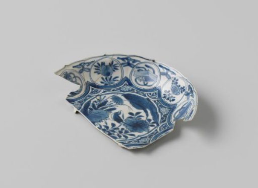 Fragment of a plate from VOC ship 'The White Lion'
